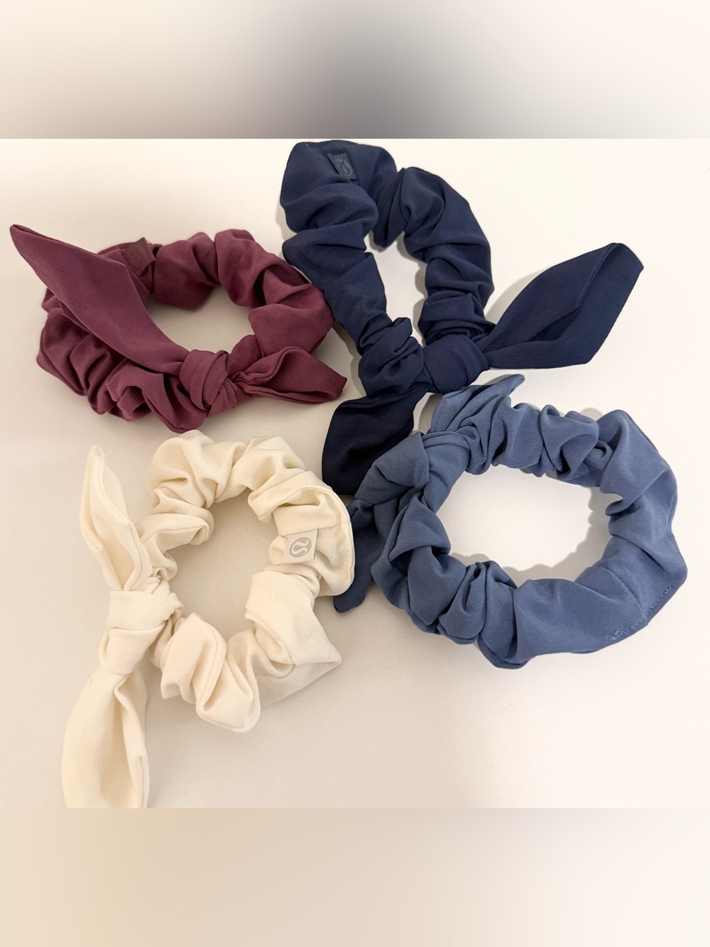 Set of 4 lululemon scrunchies with bow